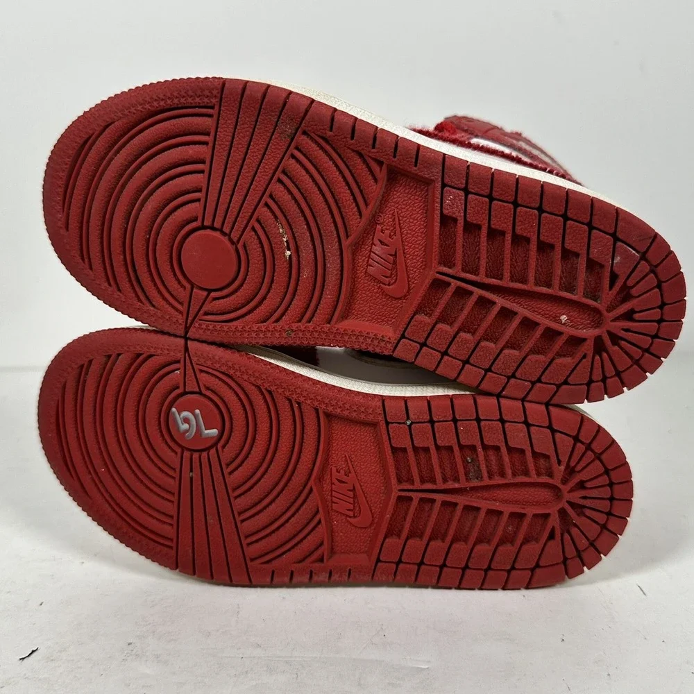 Nike Air Jordan 1 Retro Boys Size 10.5C Red Athletic Shoes Sneakers CU0449-061‎
